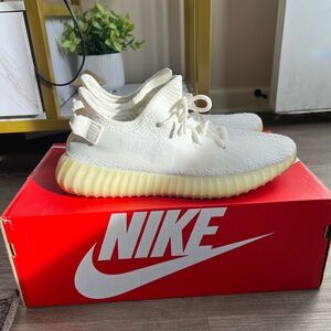 adidas Yeezy Boost 350 V2 ‘Low Cream White/Triple White’